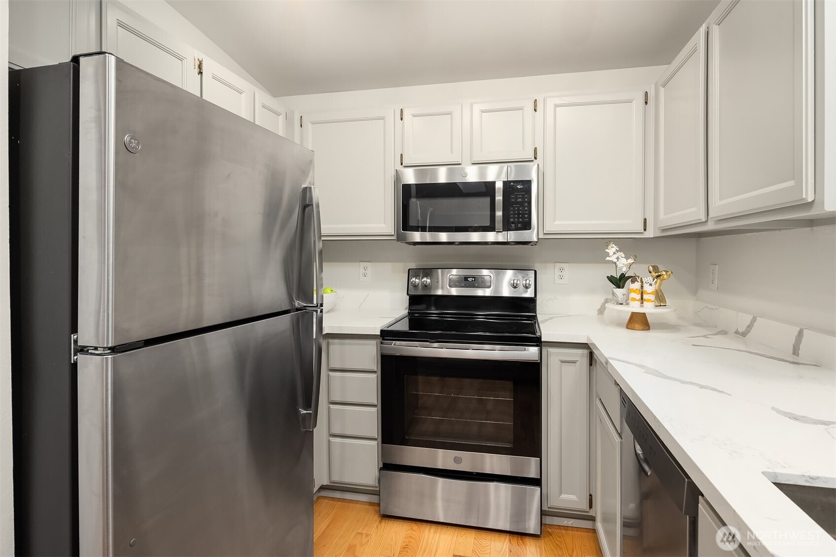 12323 Ne 97th Street M Property Photo 5