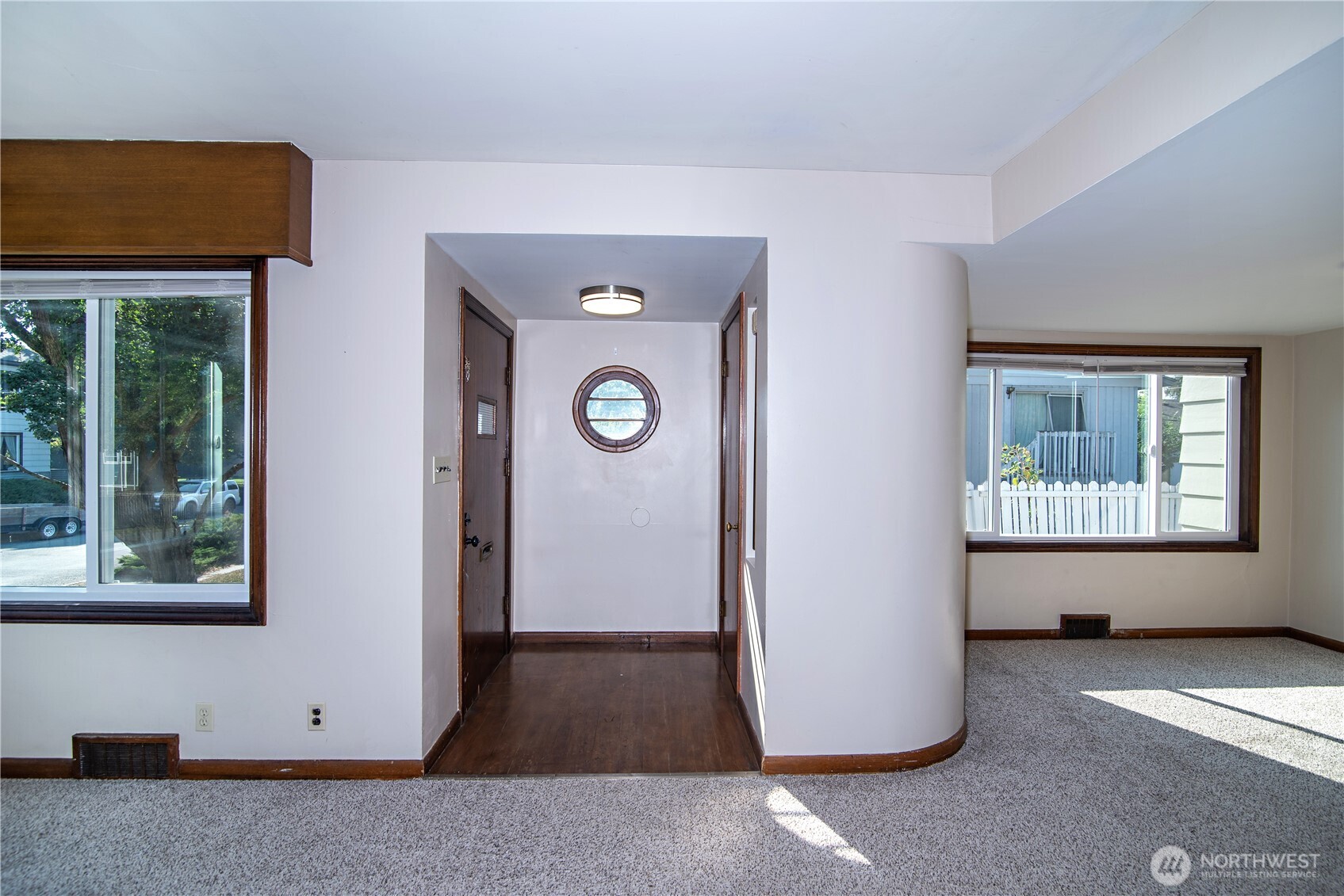 203 N Walnut Street Property Photo 4