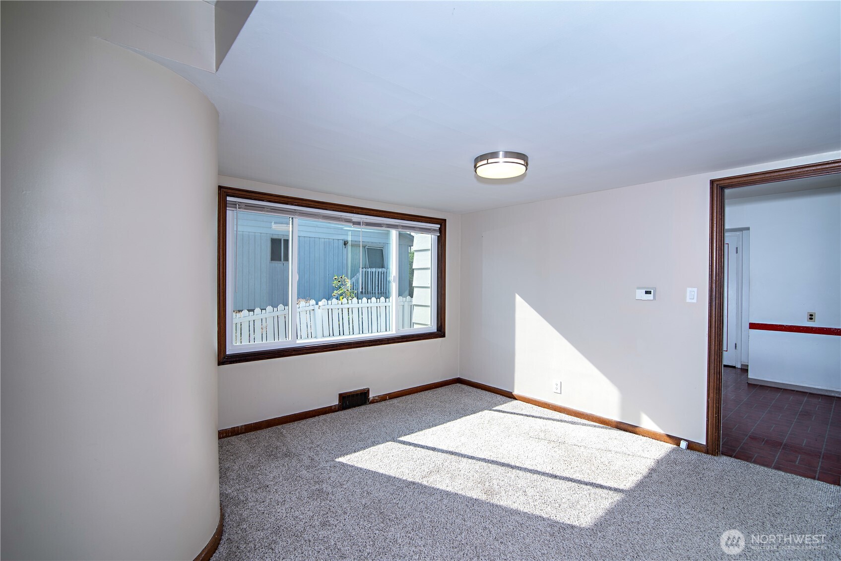 203 N Walnut Street Property Photo 5