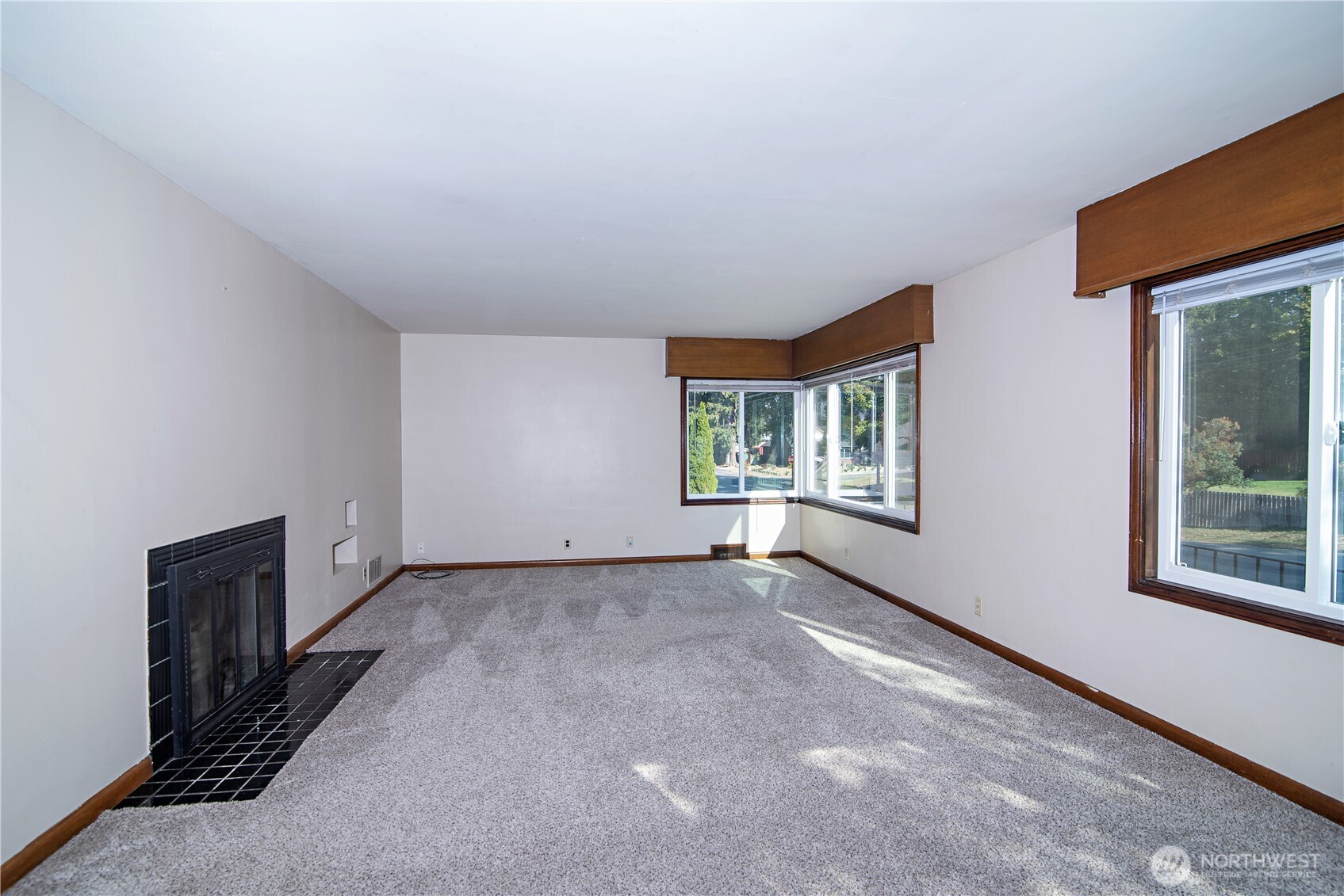 203 N Walnut Street Property Photo 9