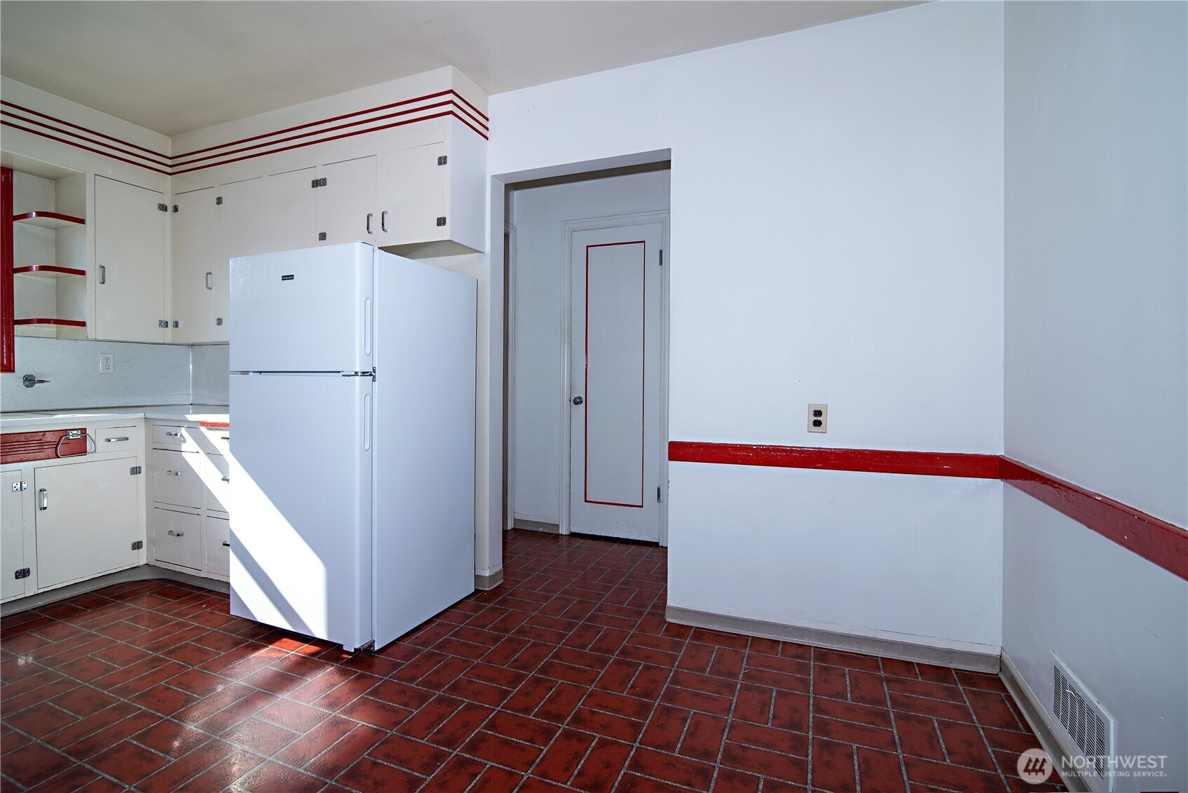 203 N Walnut Street Property Photo 11