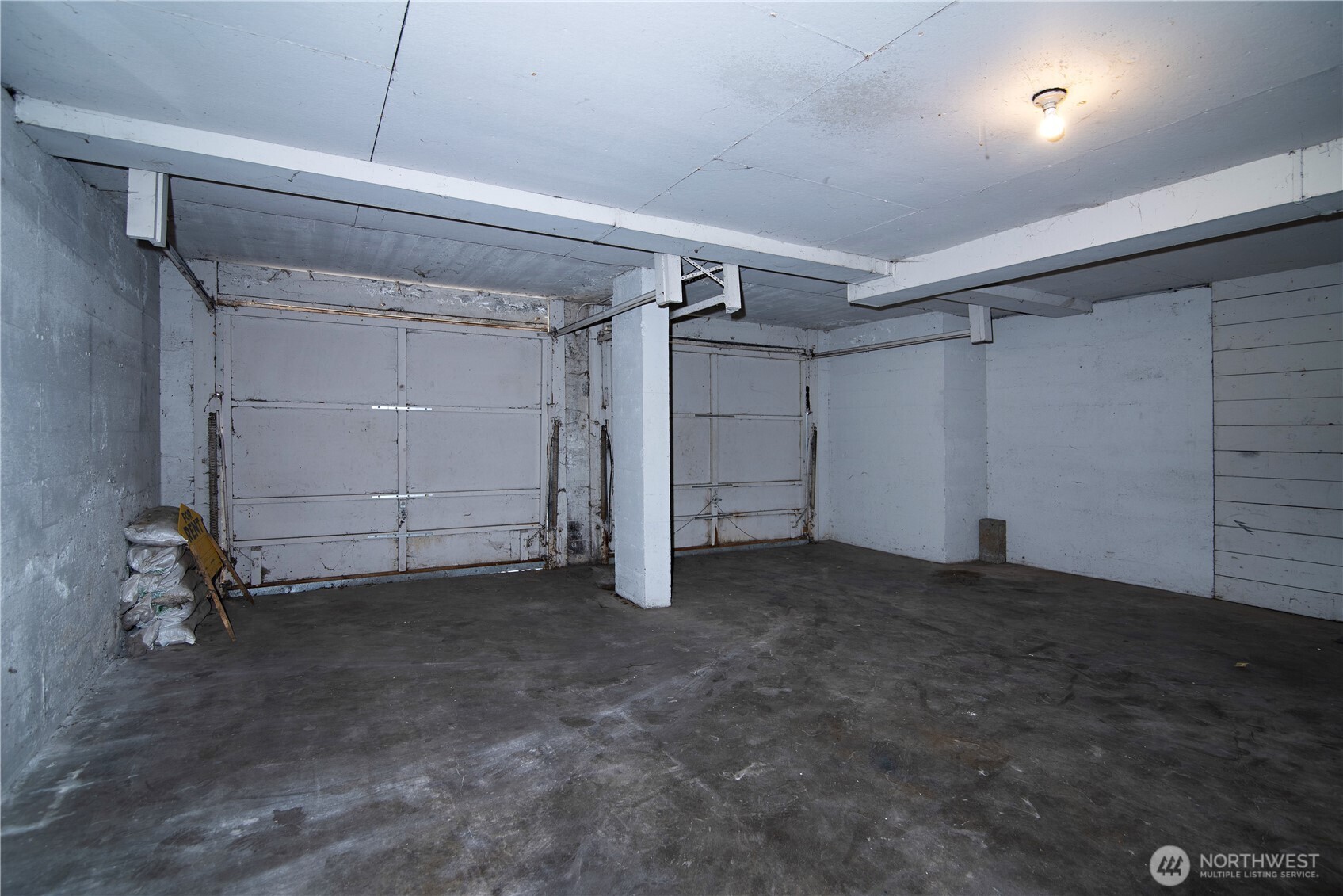 203 N Walnut Street Property Photo 26