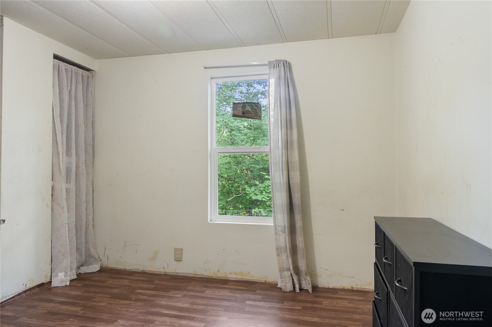 60 Ne Firwood Property Photo 23
