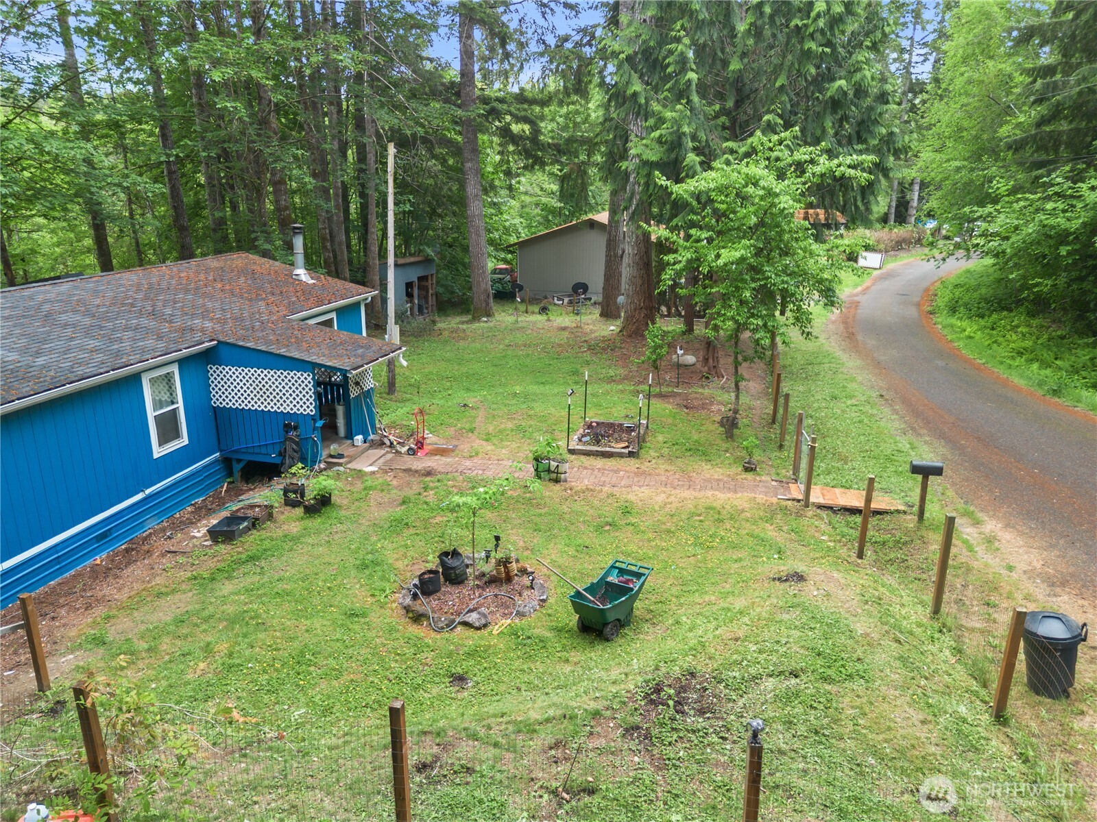 60 Ne Firwood Property Photo 29