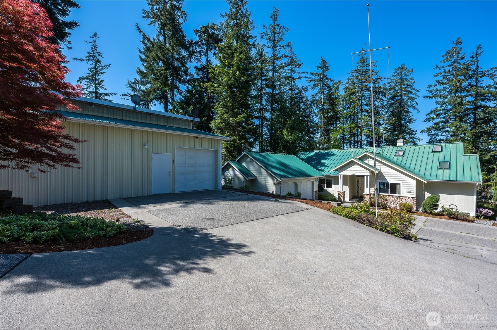 17340 Maple Lane Property Photo 4