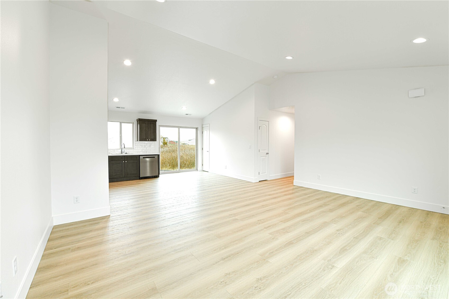 326 N Sandy Loop Property Photo 4