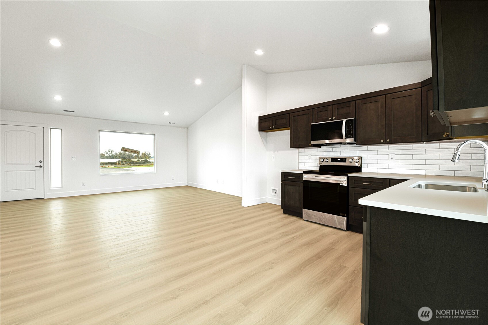 326 N Sandy Loop Property Photo 8