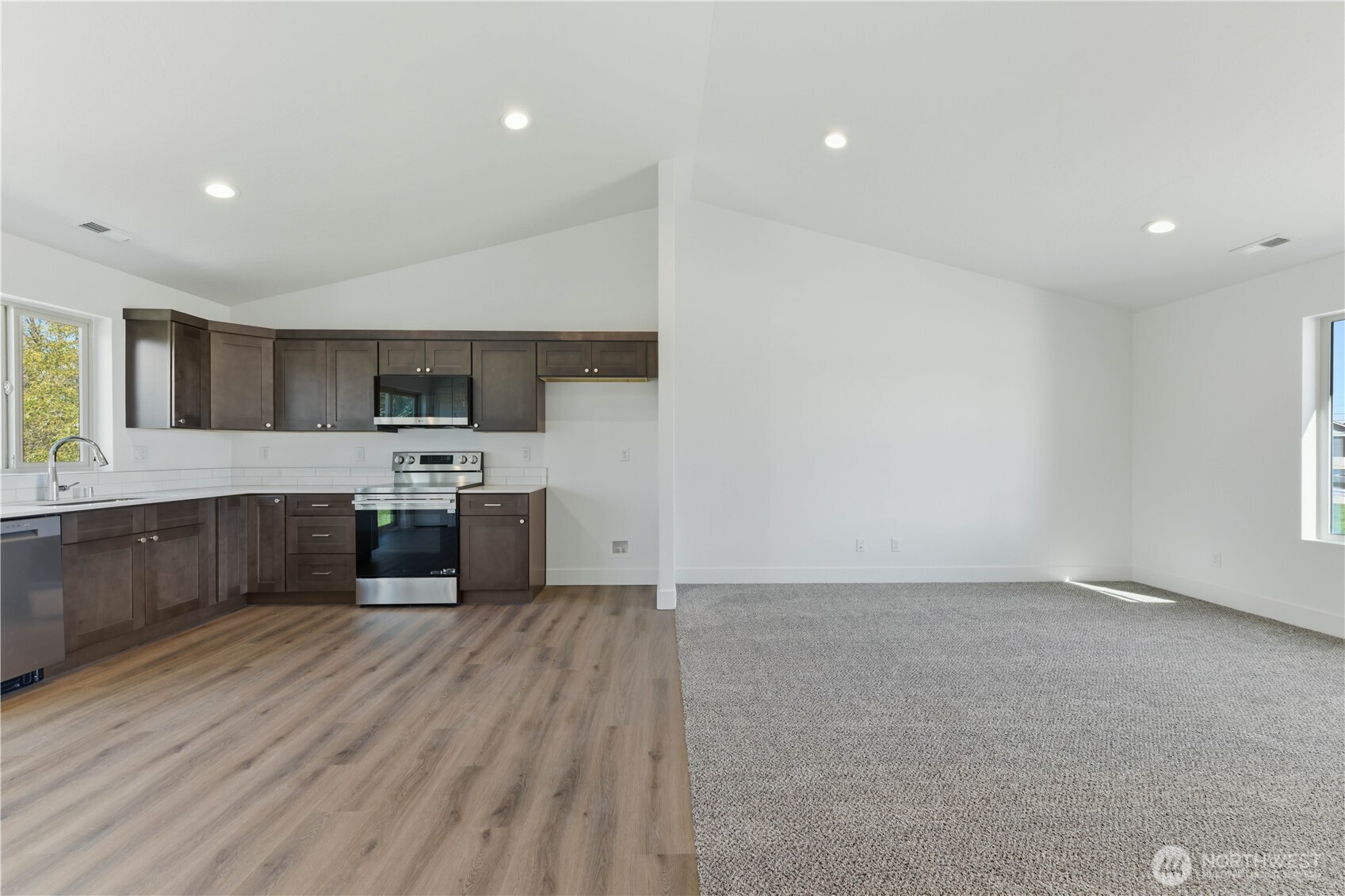 326 N Sandy Loop Property Photo 8
