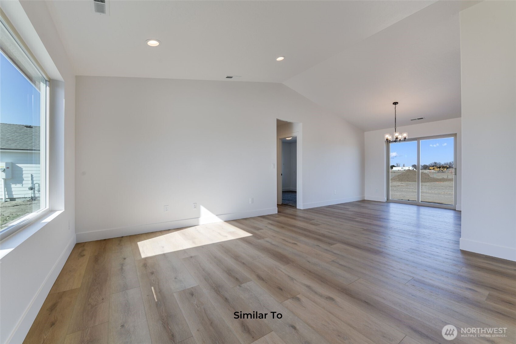 330 N Sandy Loop Property Photo 2