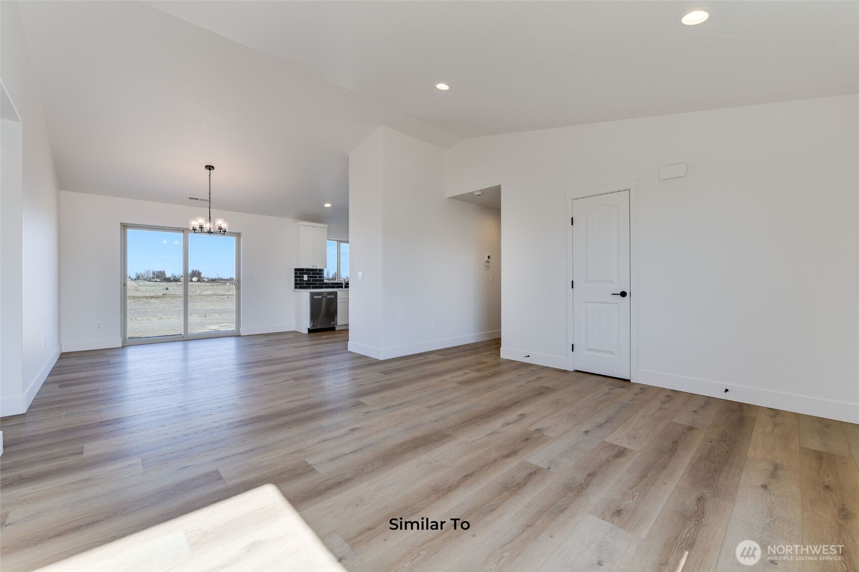 330 N Sandy Loop Property Photo 3