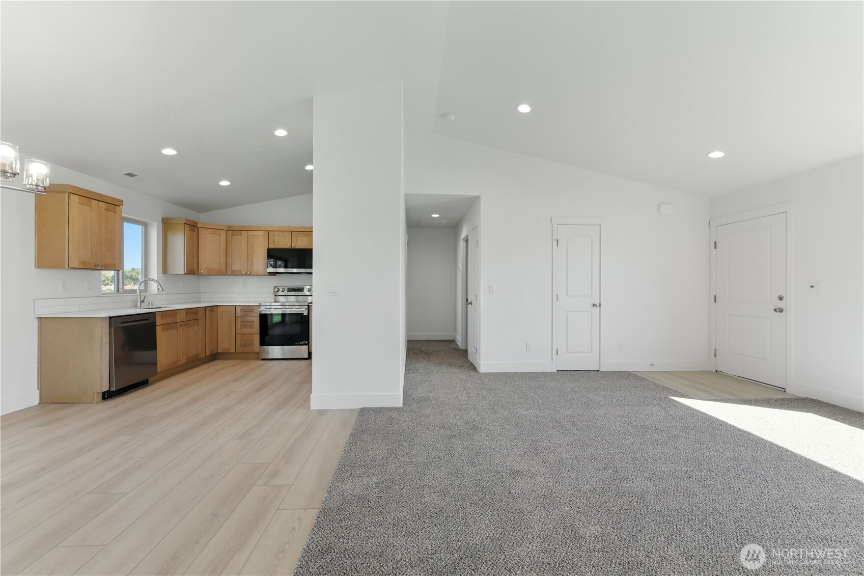 330 N Sandy Loop Property Photo 3