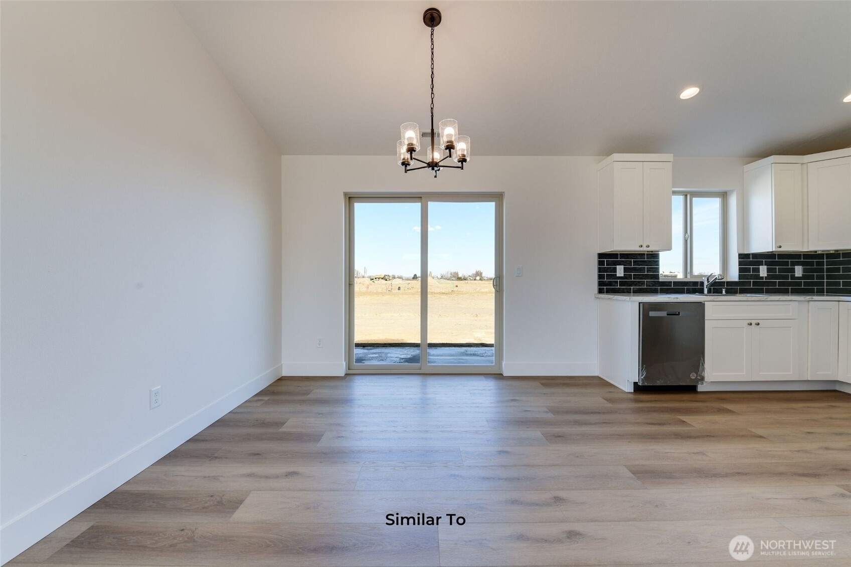 330 N Sandy Loop Property Photo 4