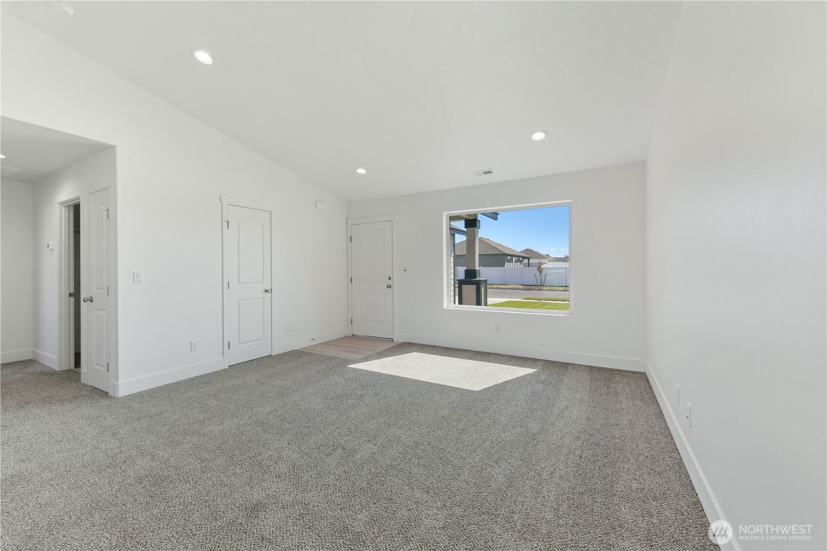 330 N Sandy Loop Property Photo 5