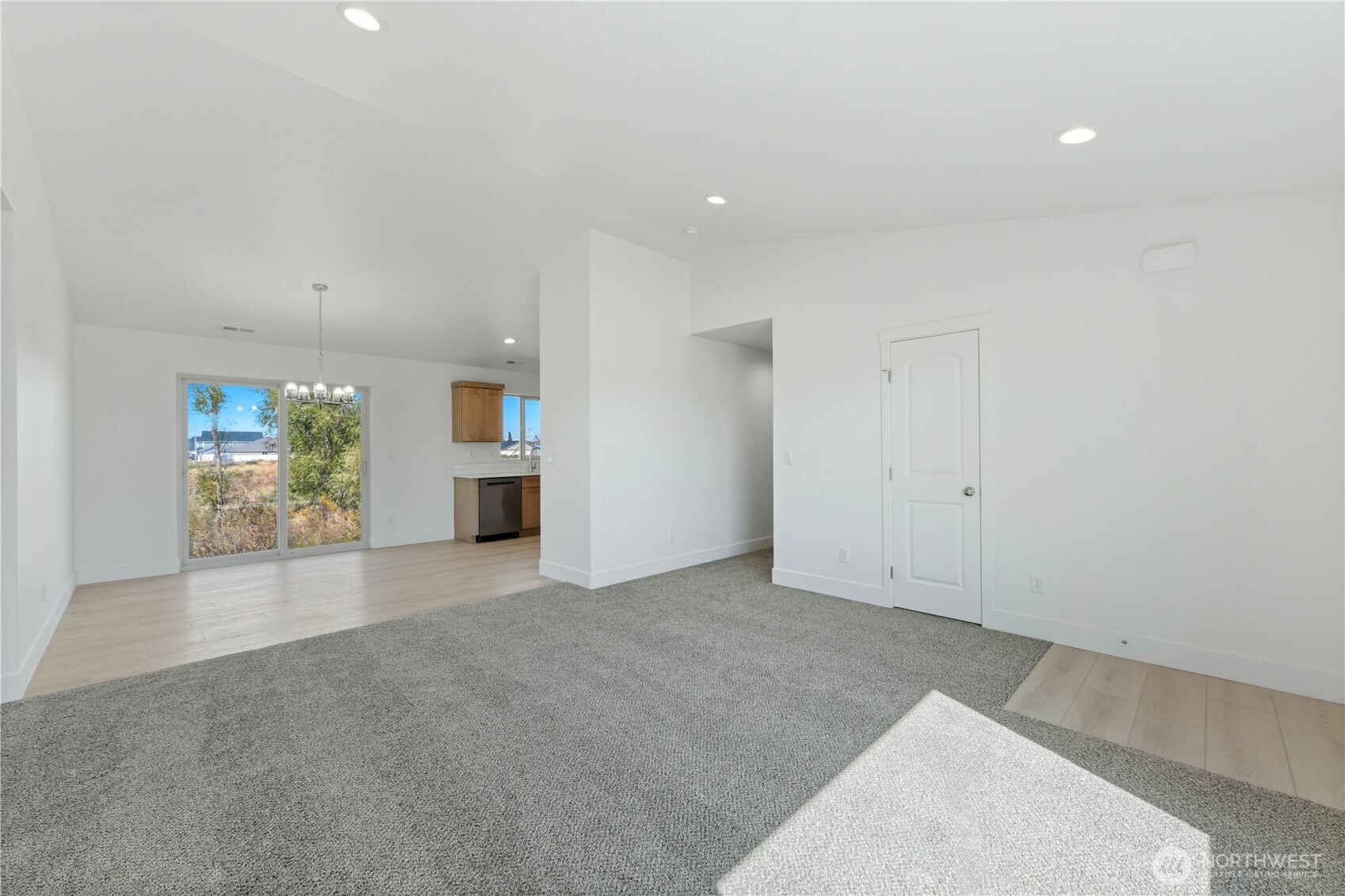 330 N Sandy Loop Property Photo 7