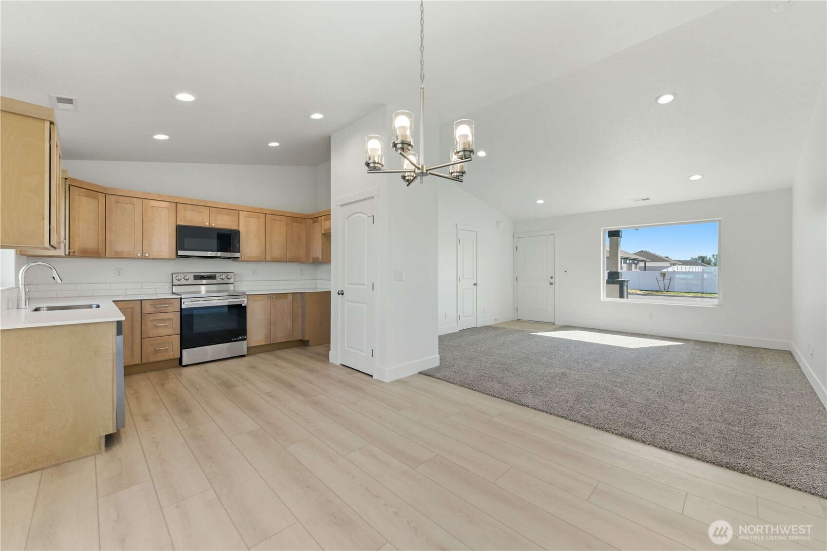330 N Sandy Loop Property Photo 8