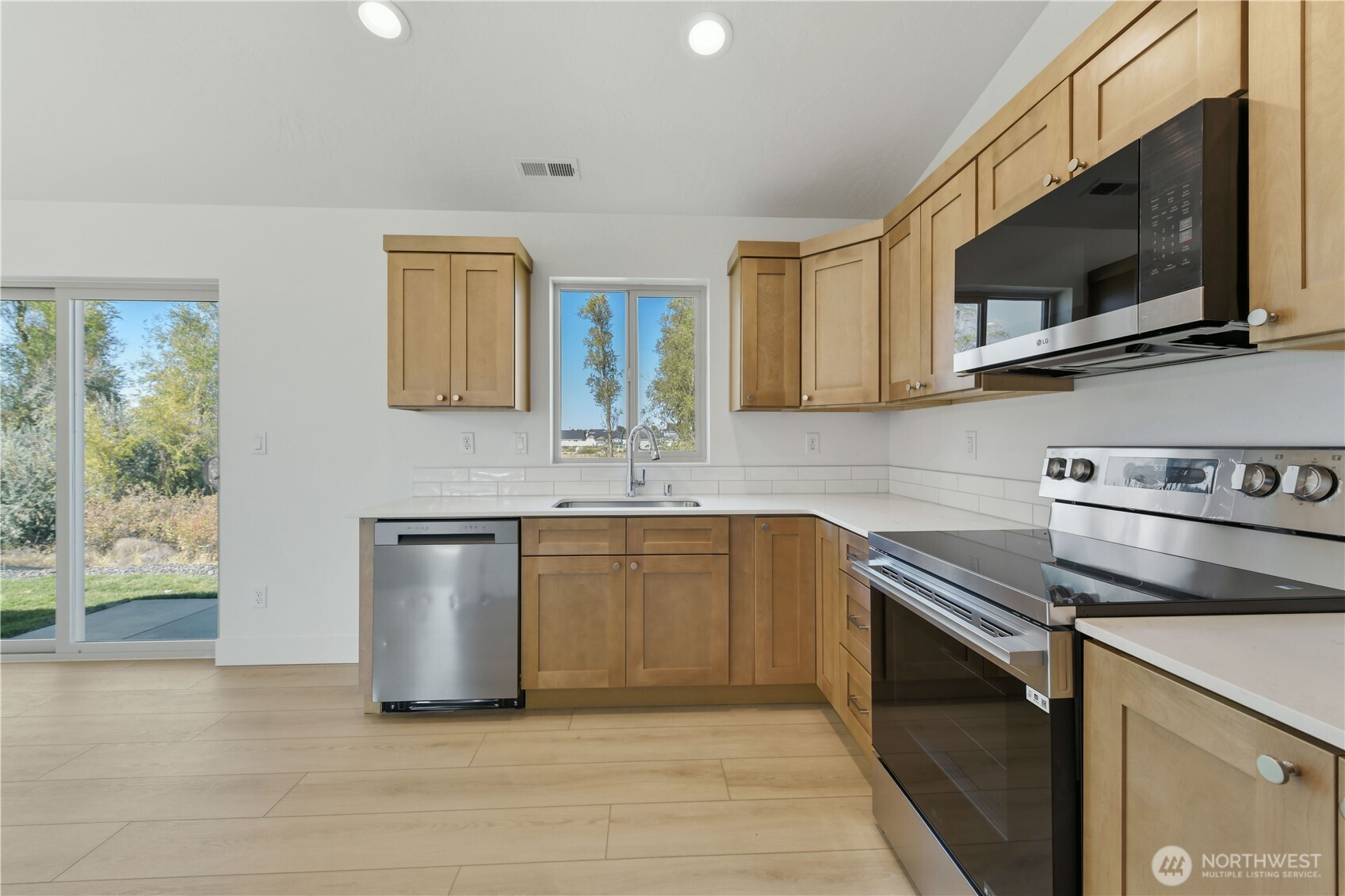 330 N Sandy Loop Property Photo 11