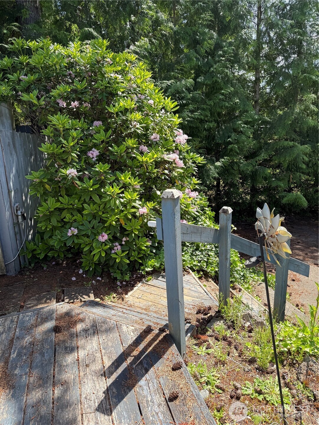 430 E Olympic Drive Property Photo 3