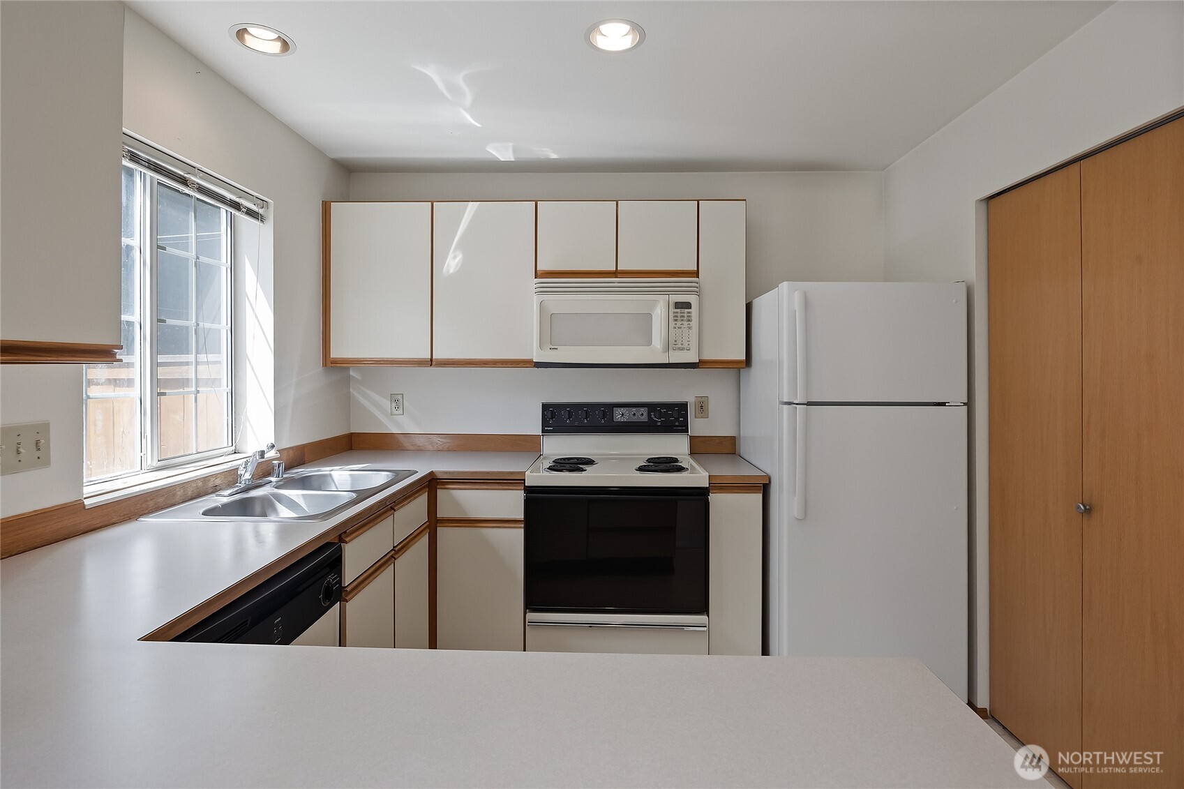 19620 80th Avenue J Property Photo 4