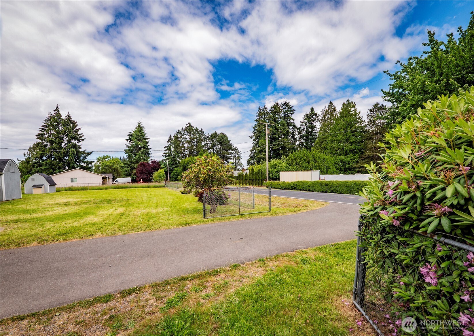 5027 Sleater Kinney Road Property Photo 28