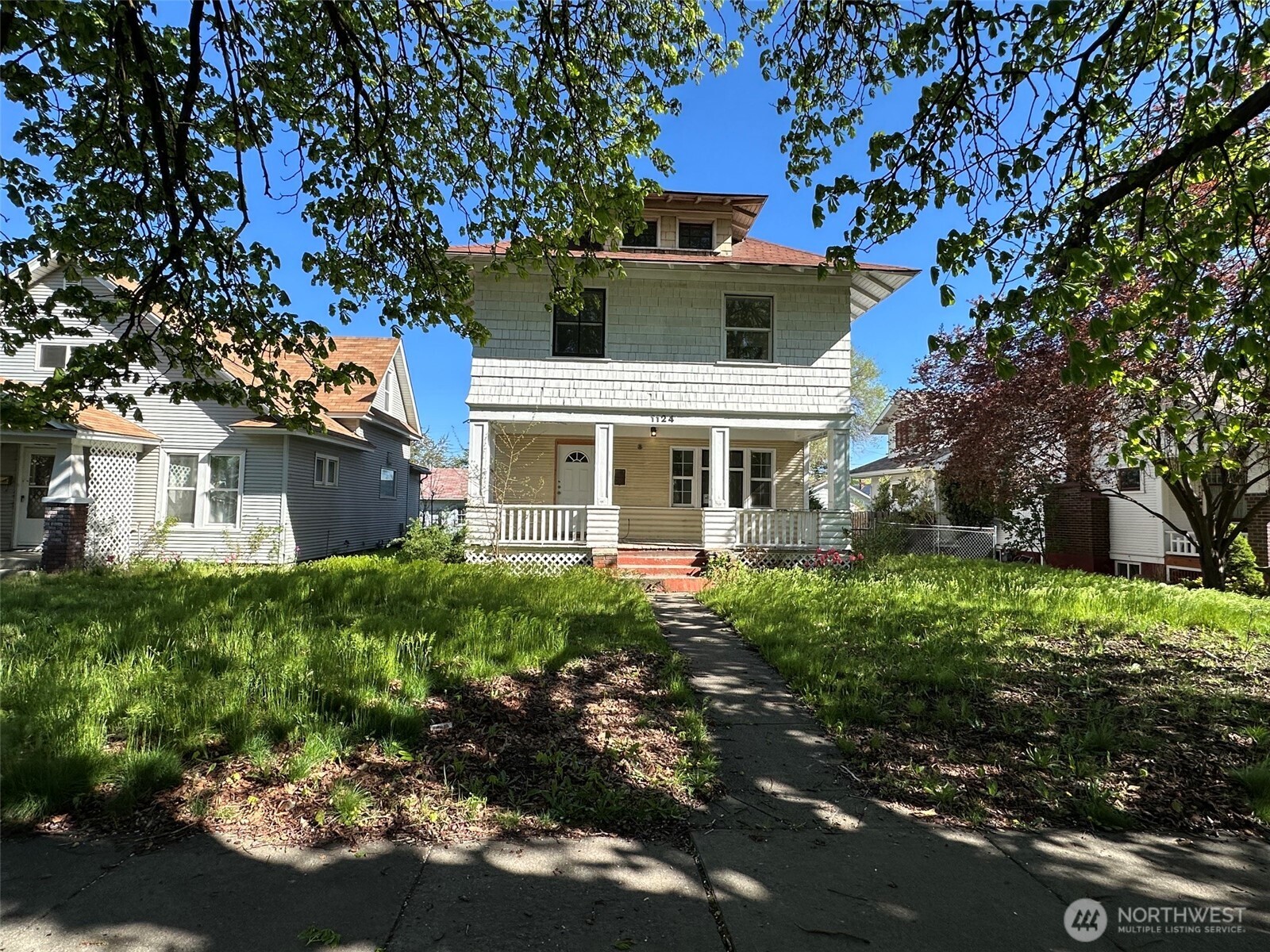 1124 W Mansfield Property Photo 2