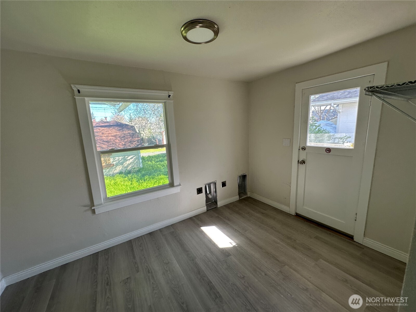 1124 W Mansfield Property Photo 10