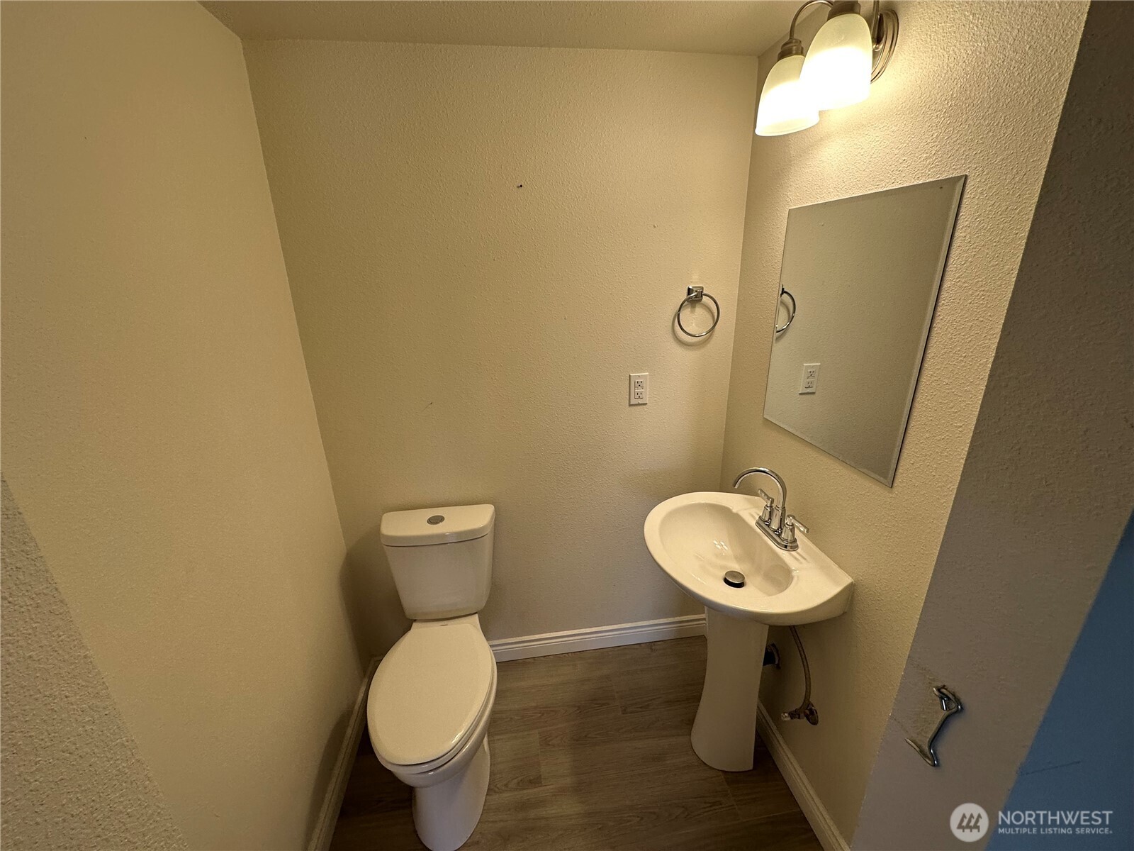 1124 W Mansfield Property Photo 12