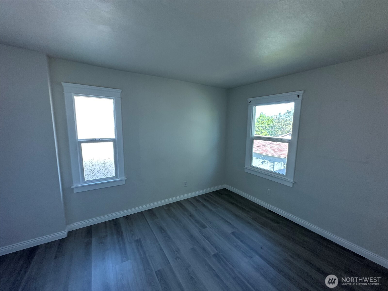 1124 W Mansfield Property Photo 14