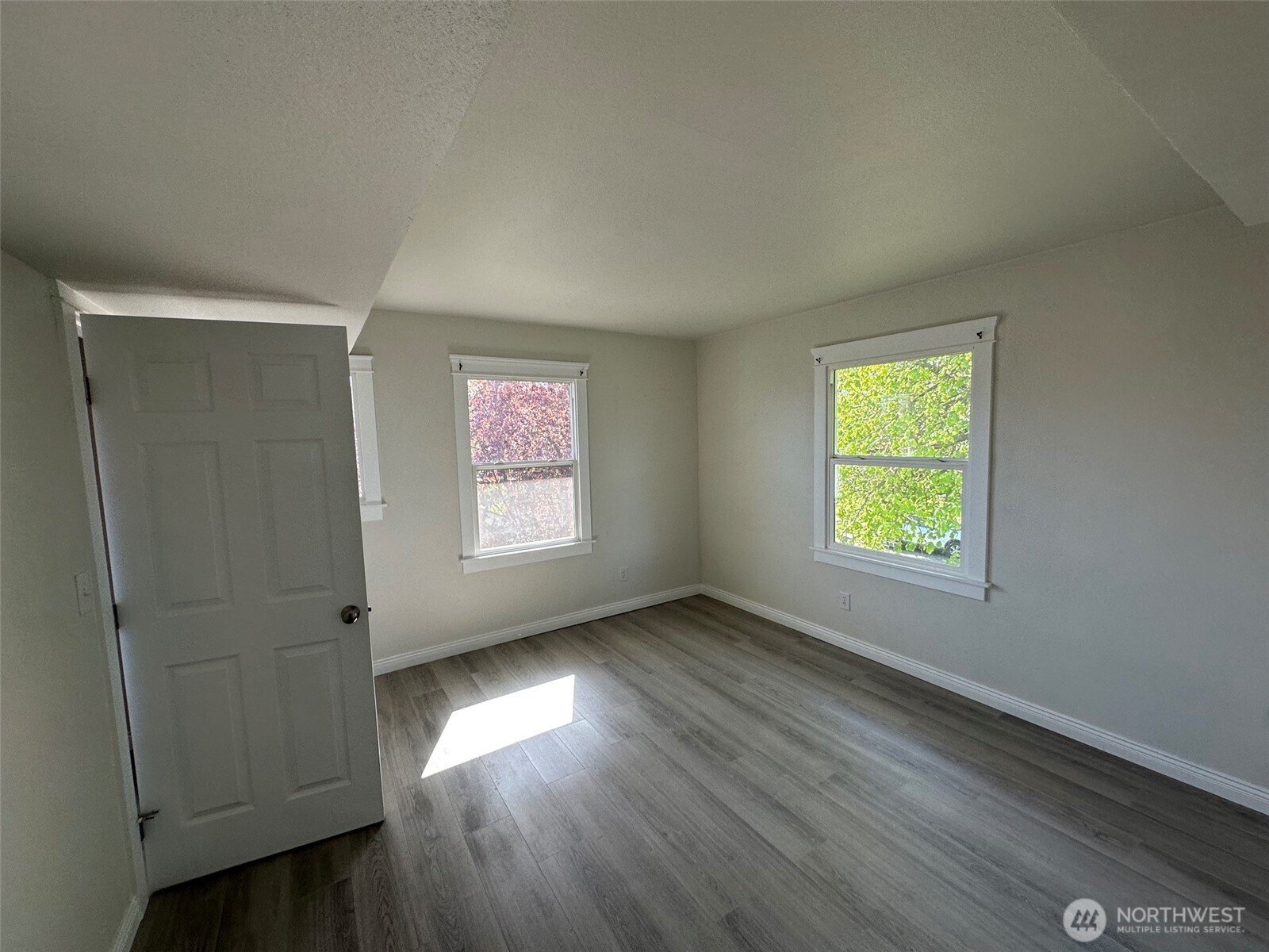 1124 W Mansfield Property Photo 15
