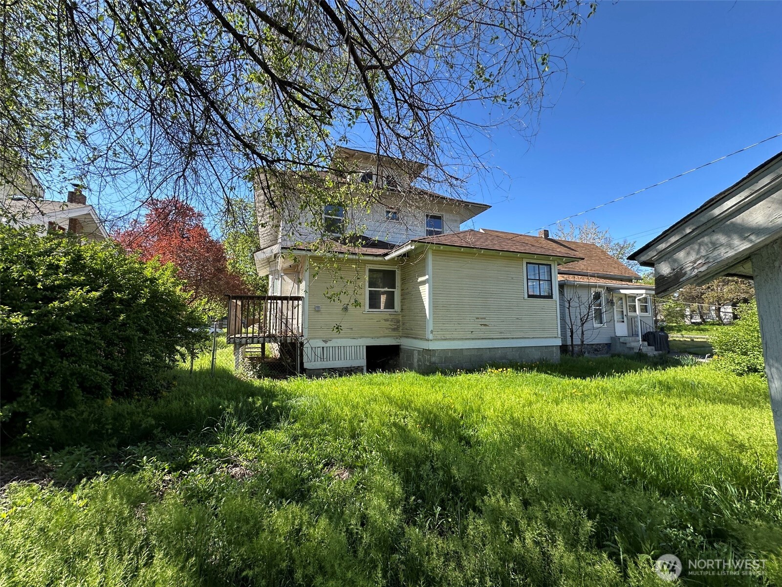 1124 W Mansfield Property Photo 18