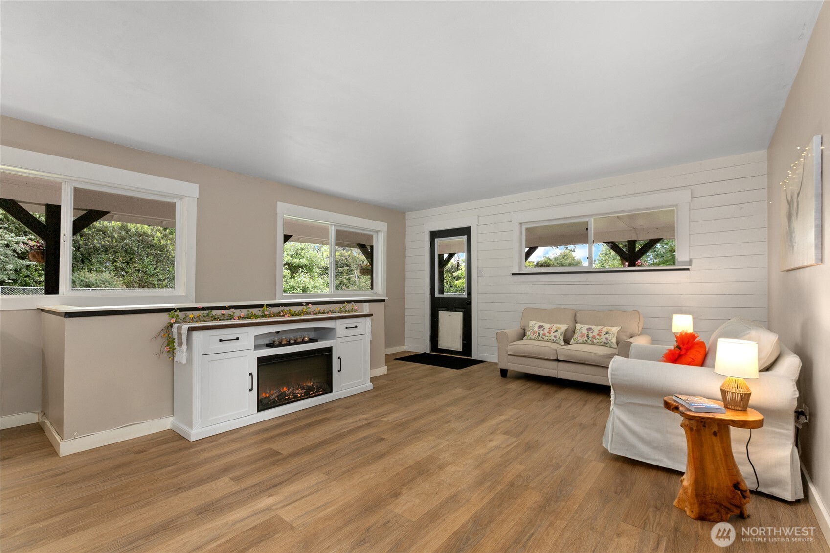 24522 Cromwell Road Property Photo 5