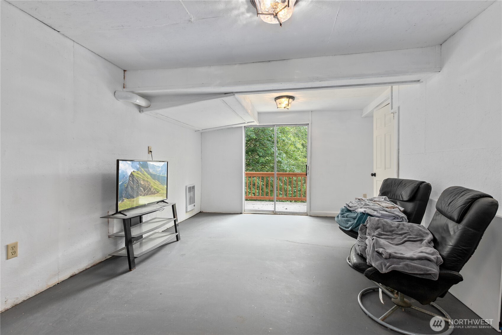 24522 Cromwell Road Property Photo 21
