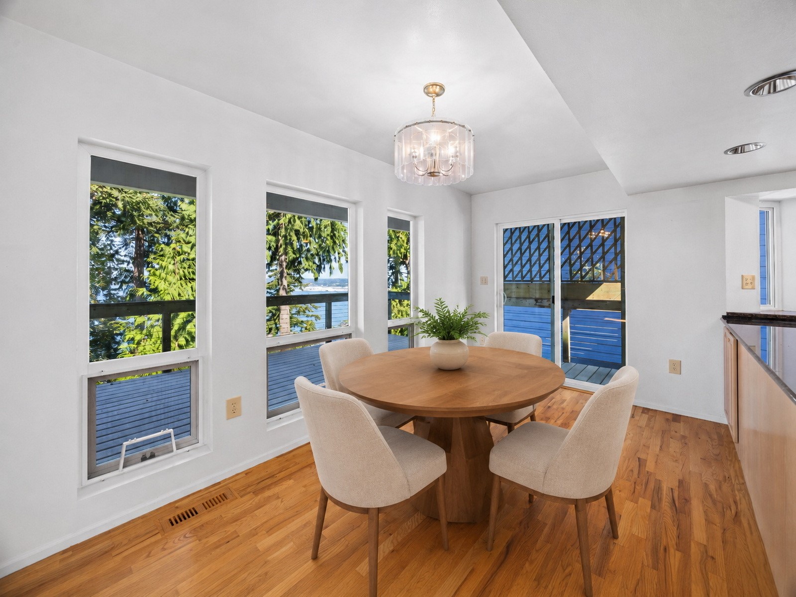 300 Morey Avenue Property Photo 16