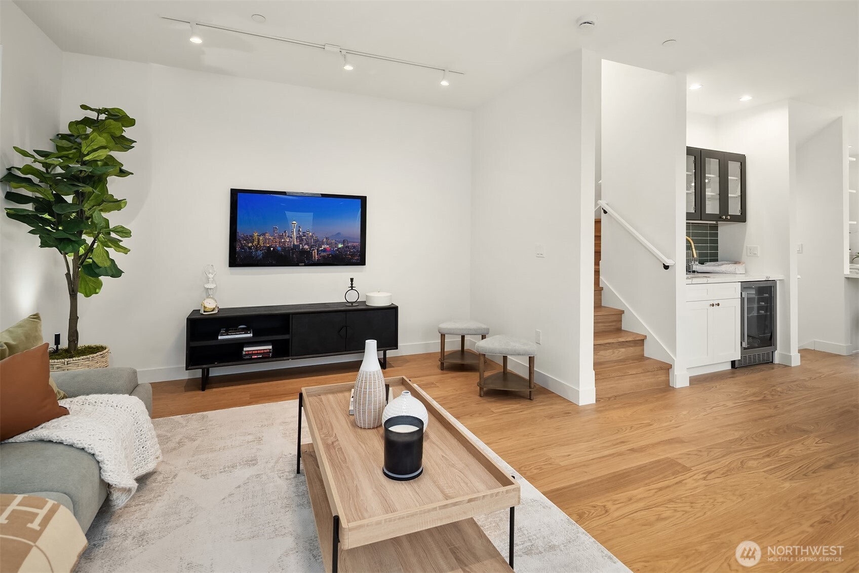542 W Barrett Street Property Photo 11