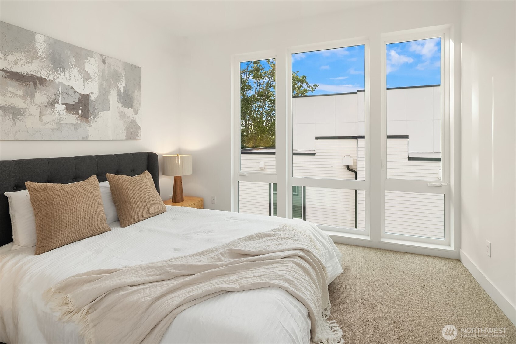 542 W Barrett Street Property Photo 13