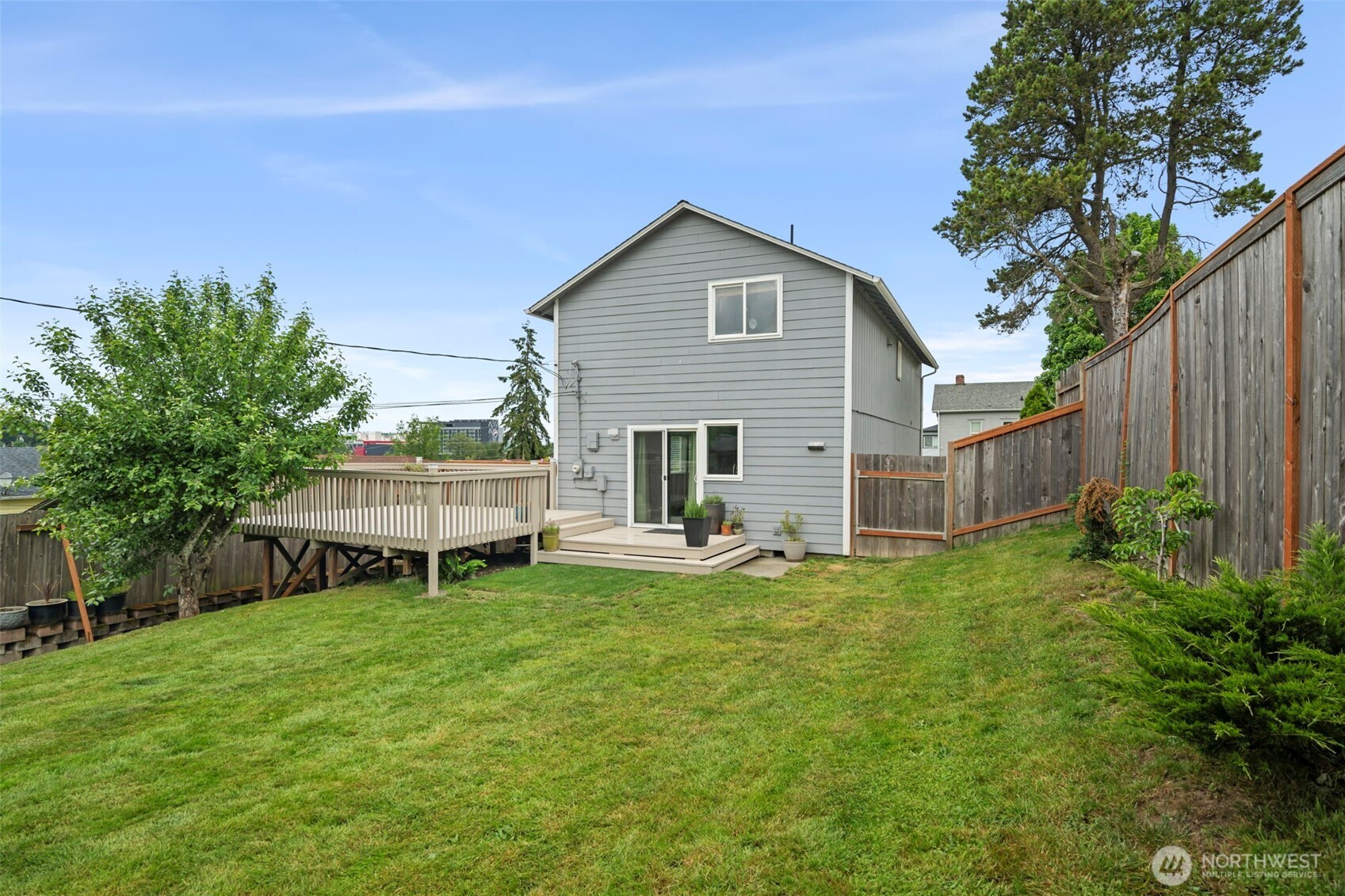 2052 E Wright Avenue Property Photo 18