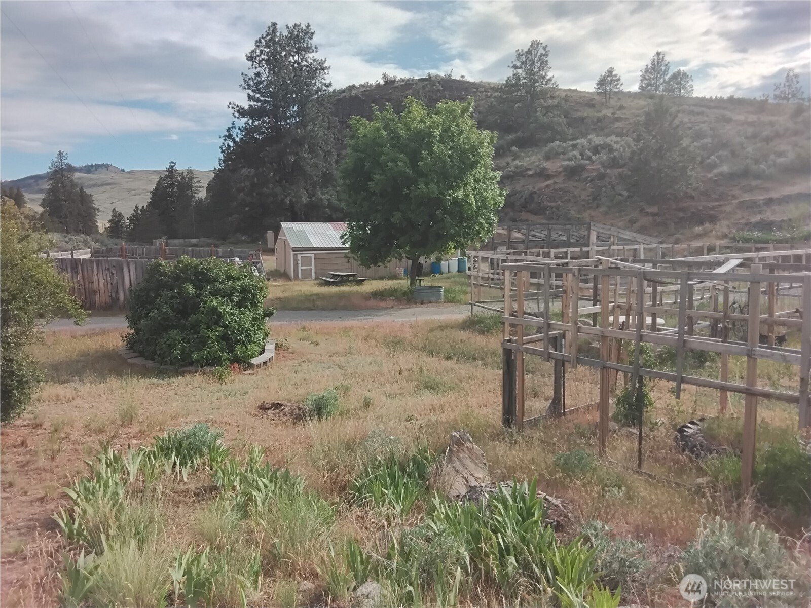 20 Round Up Road Property Photo 8