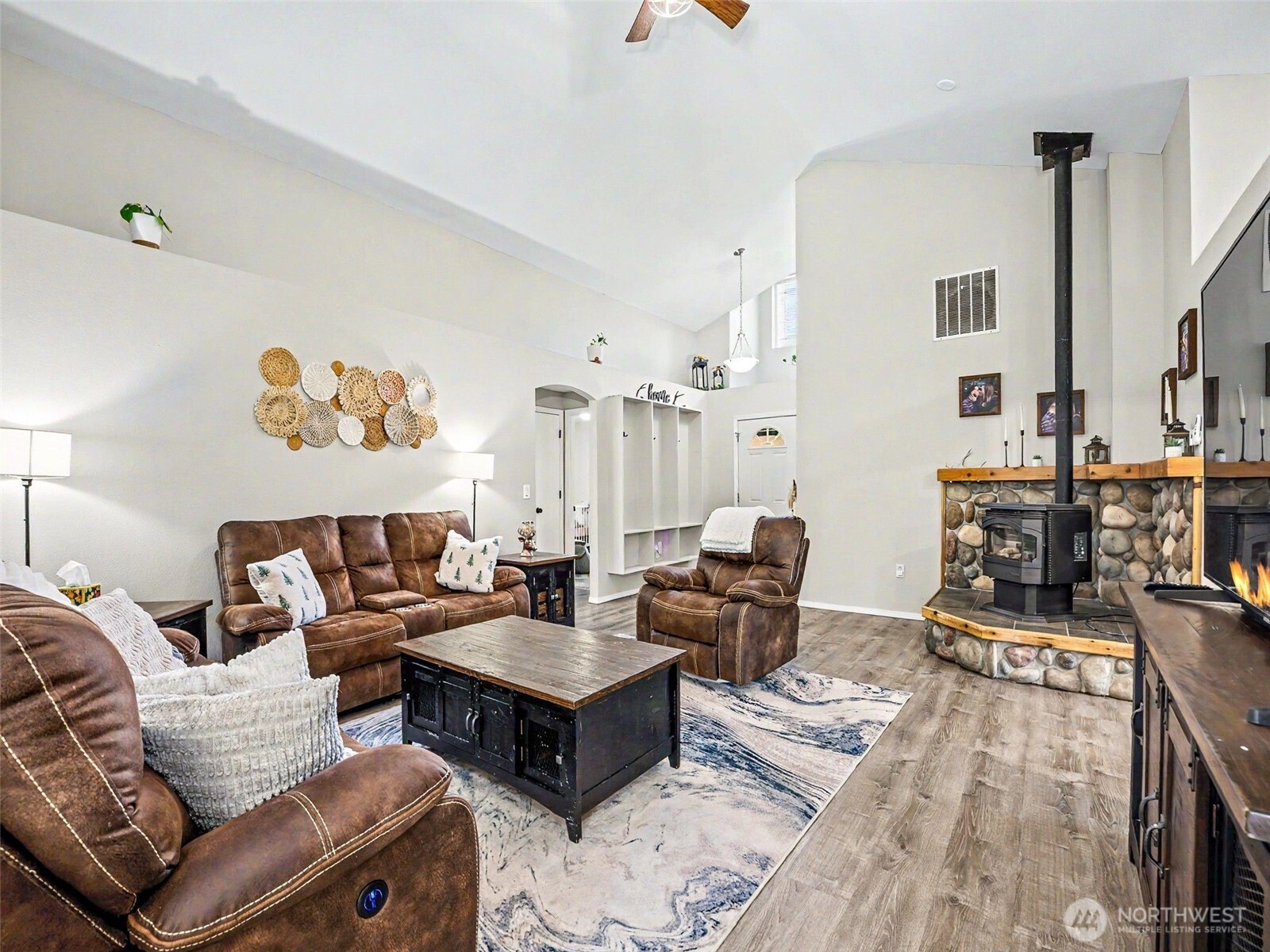645 Orville Road Property Photo 6