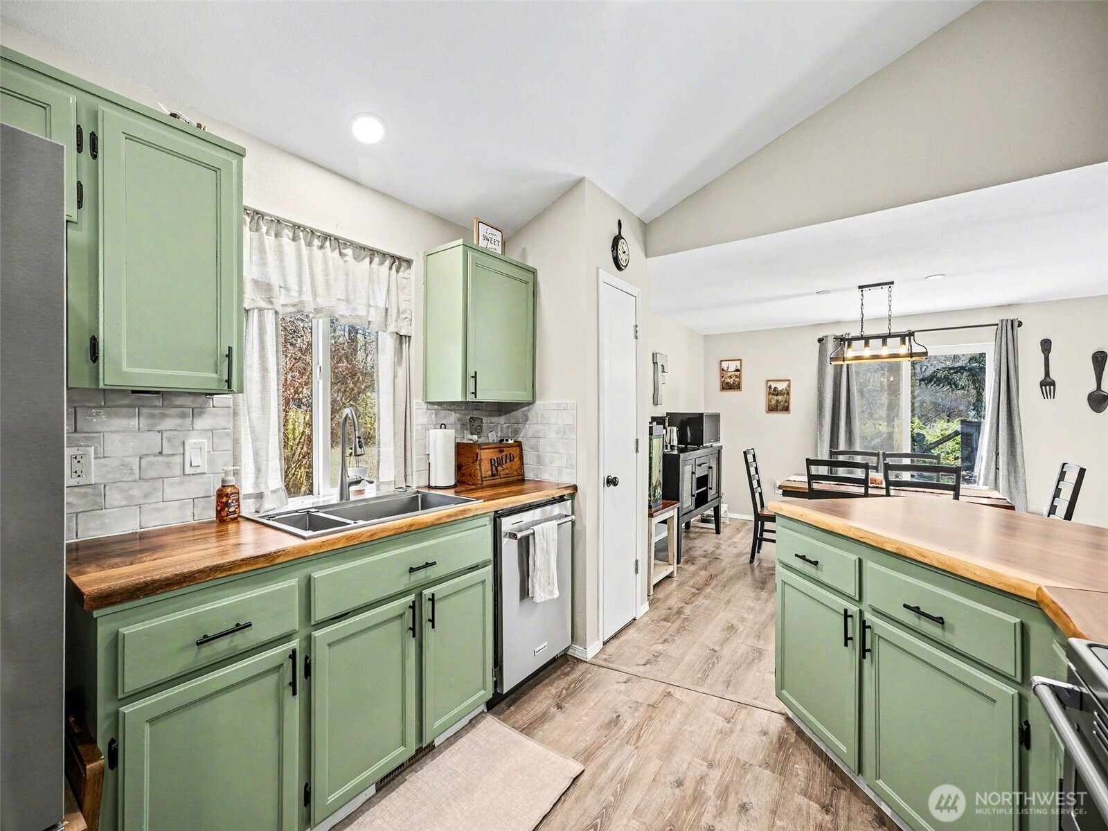 645 Orville Road Property Photo 10
