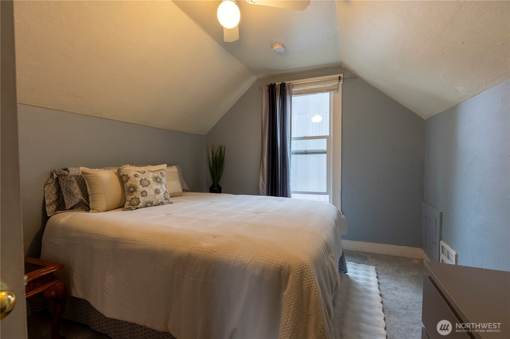 1088 Beach Avenue A Property Photo 6