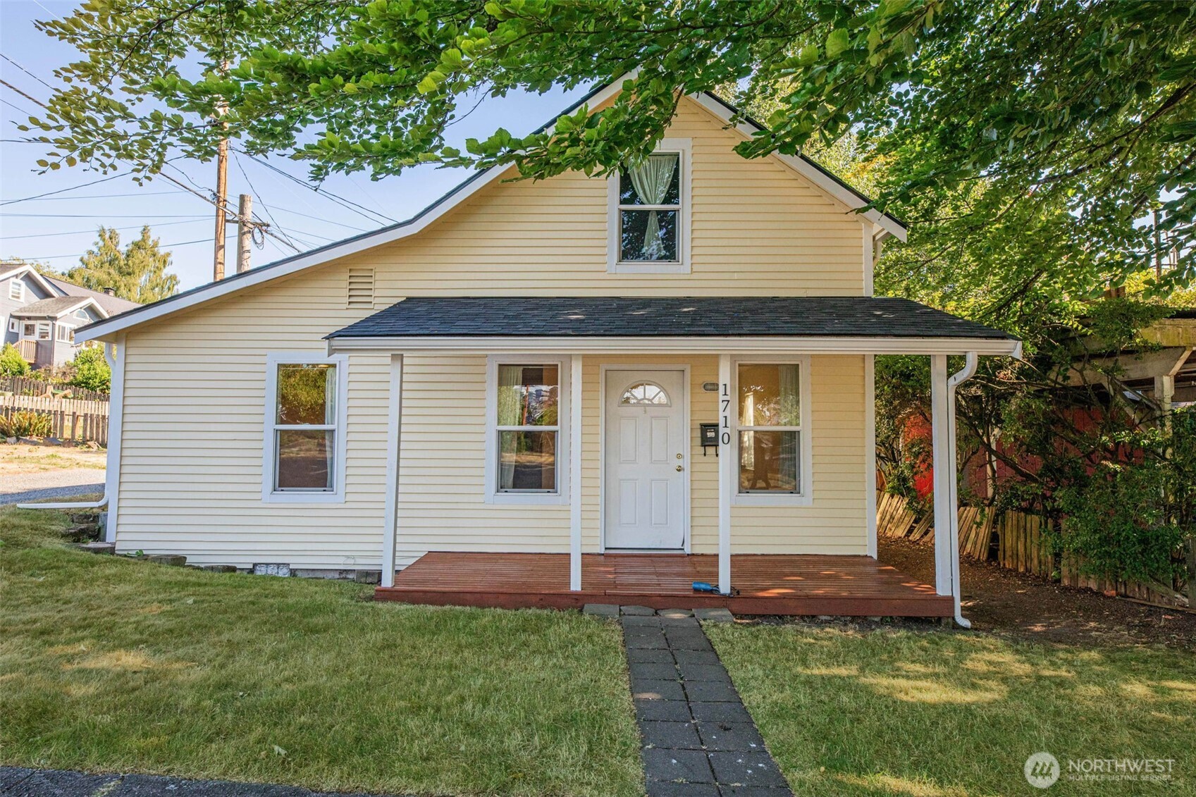 1710 36th Street Property Photo 2