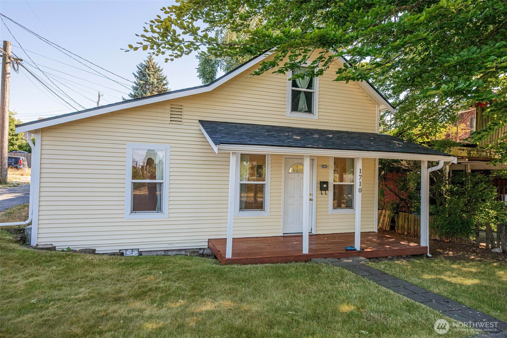 1710 36th Street Property Photo 3
