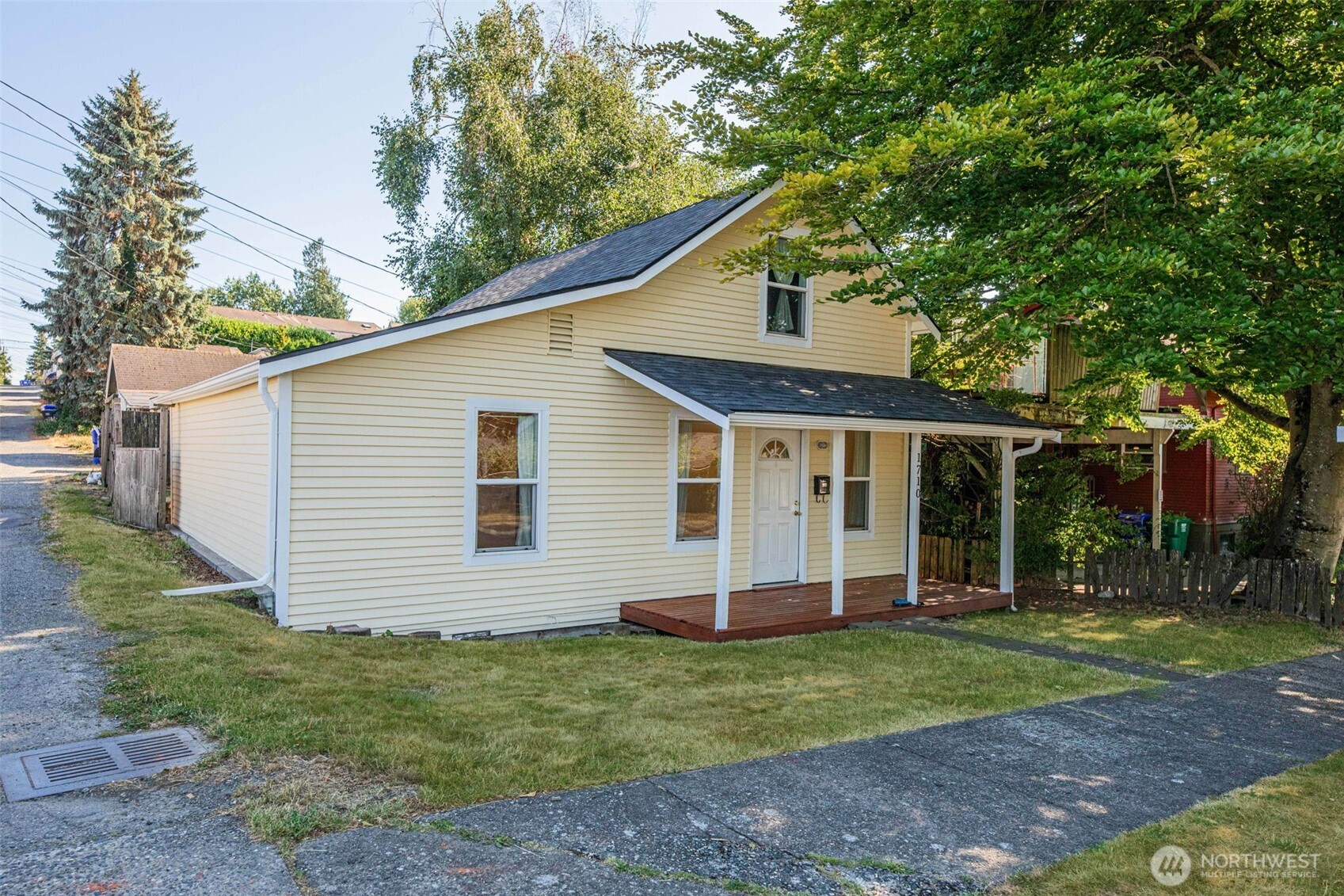 1710 36th Street Property Photo 4