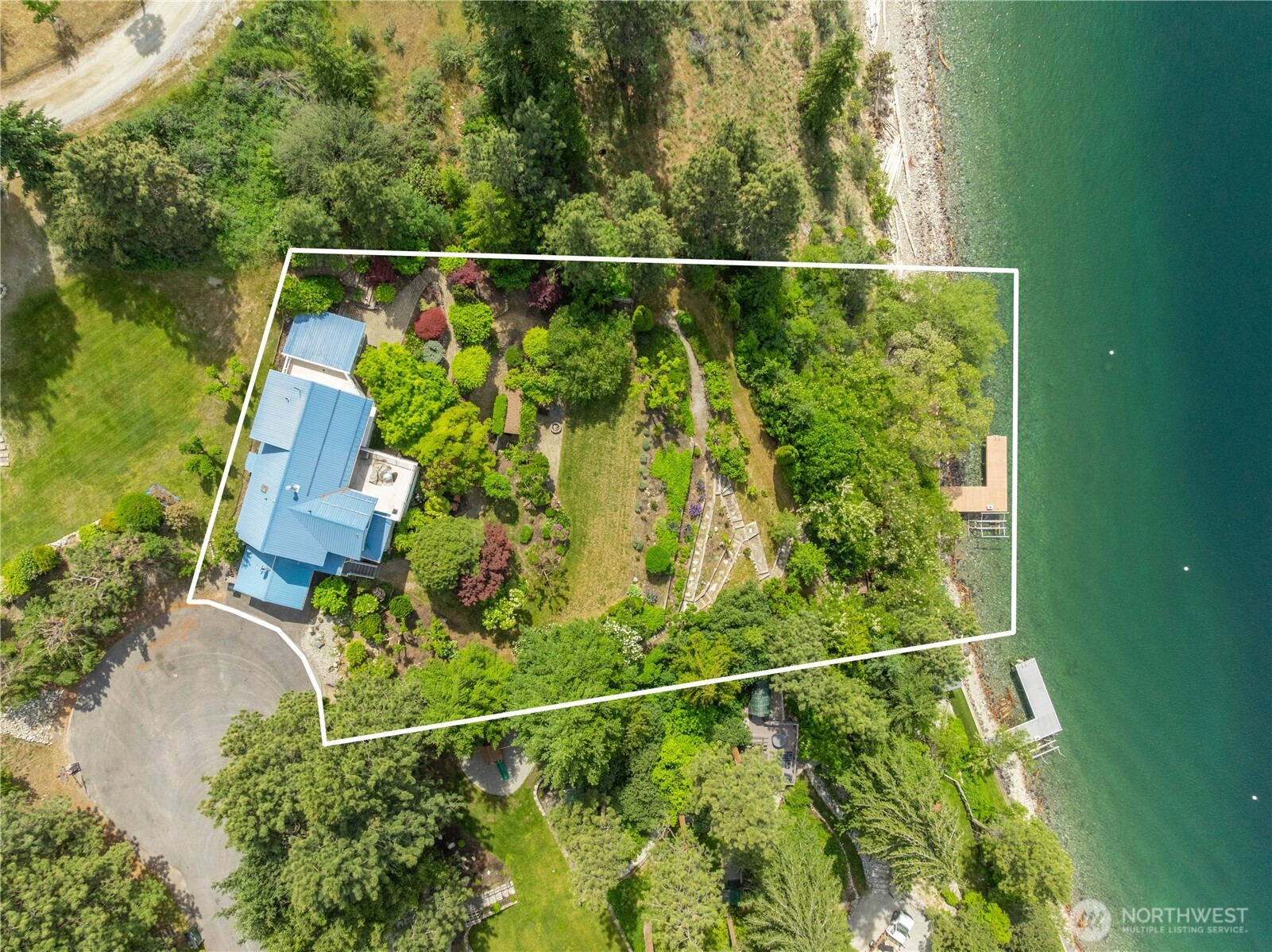 141 Sunset Pl Property Photo 2