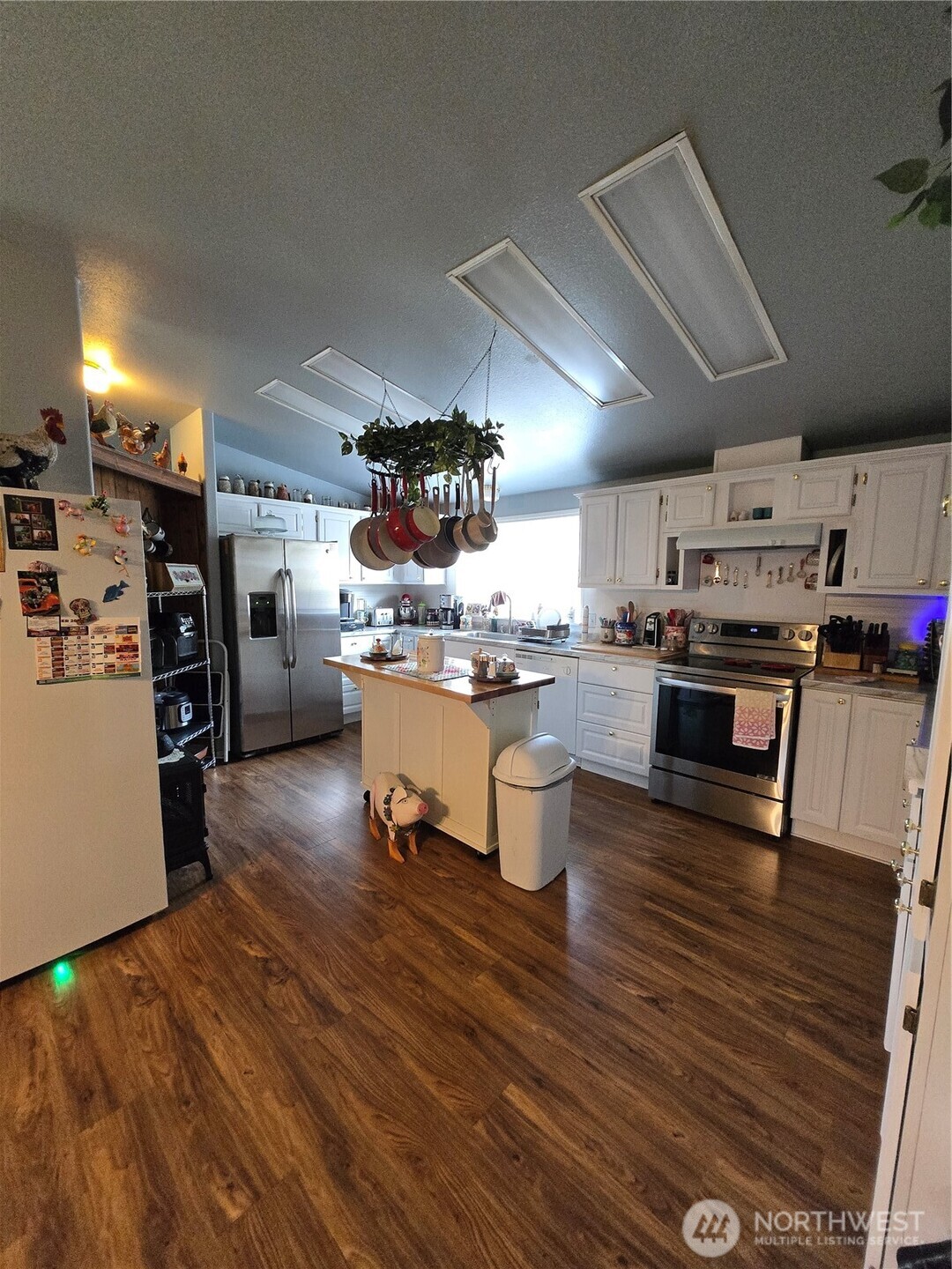 1466 Ferrier Road Property Photo 2
