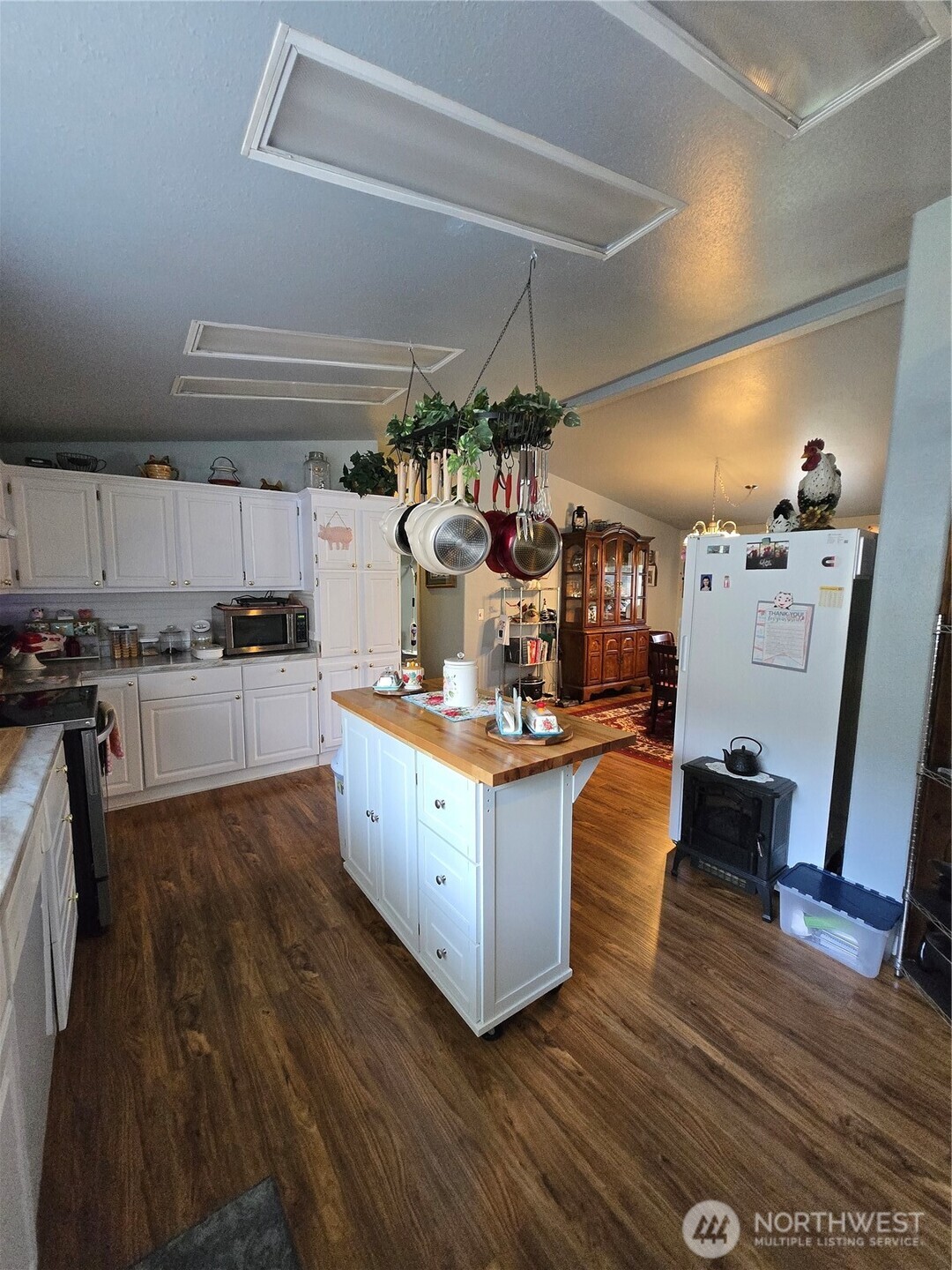 1466 Ferrier Road Property Photo 3
