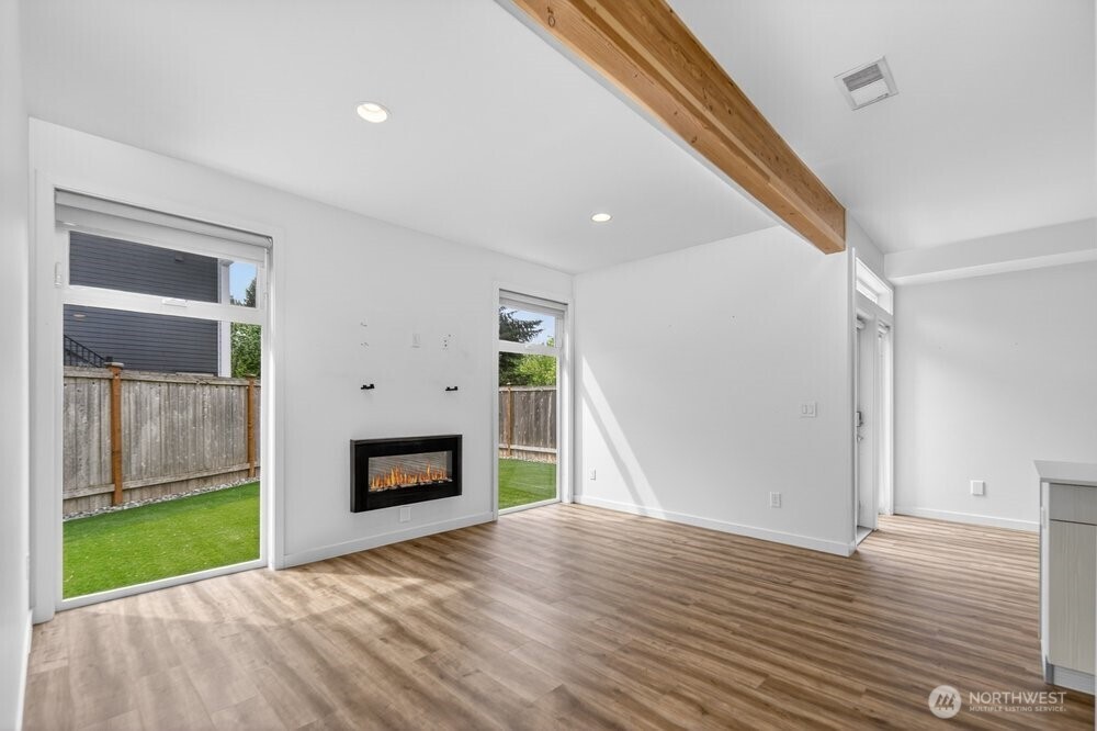 17985 W Columbia Street Property Photo 9