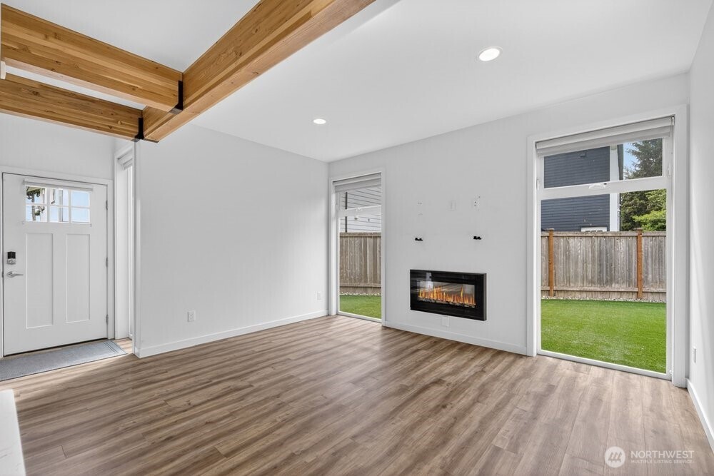 17985 W Columbia Street Property Photo 10