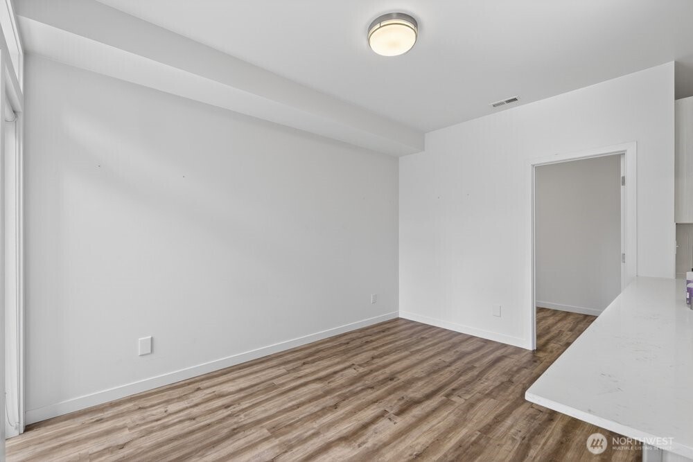 17985 W Columbia Street Property Photo 21