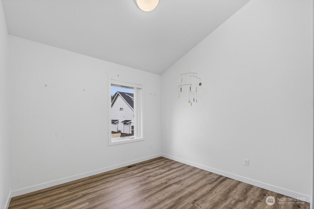 17985 W Columbia Street Property Photo 29