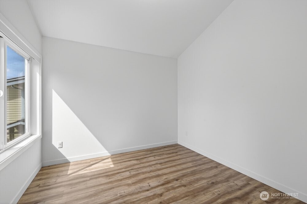 17985 W Columbia Street Property Photo 30